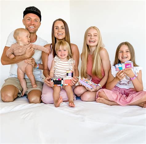 Family Fizz 💥 on Instagram: “What’s Good FizzFam?!😀 Mia and Sienna got
