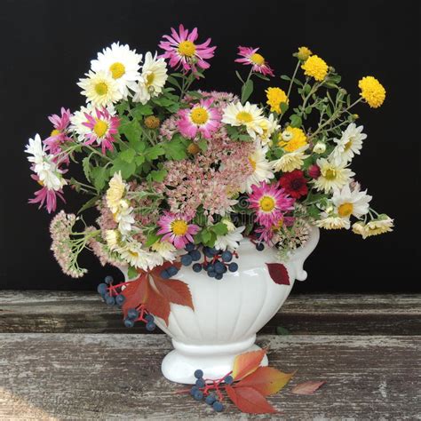 Fiori bianchi vaso / tripudio di fiori bianchi per nascita : Fiori Bianchi Vaso / Fiori Bianchi In Vaso Argenteo ...