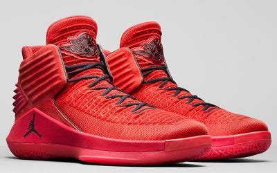 In addition to the latest performance basketball footwear, the men's basketball shoe category here at foot locker also includes all the best retro and casual hoops shoes from the game's past. Kawhi Leonard Basketball Shoes | Baller Shoes DB