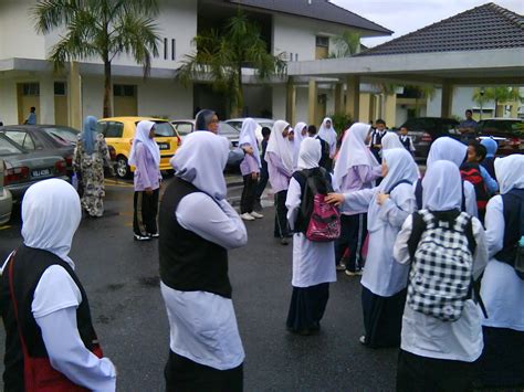 43 pelajar asrama sekolah menengah sains tapah dan seorang guru mengalami keracunan makanan selepas menikmati juadah lewat malam, yang disediakan oleh pihak kantin asrama. SEKOLAH KEBANGSAAN TOH TANDEWA SAKTI: LAWATAN MURID SCORE ...