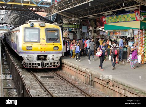 Local Train The At Bandra Station Mumbai Stock Photo 61866388 Alamy