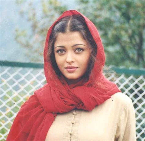 See Aishwarya Rais Rare Pictures From Her Modelling Days Celebrities