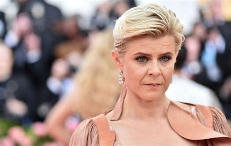 Beach2k20 (louie vega remix) 17 jul 20. Listen to Robyn's elegant Met Gala-inspired playlist