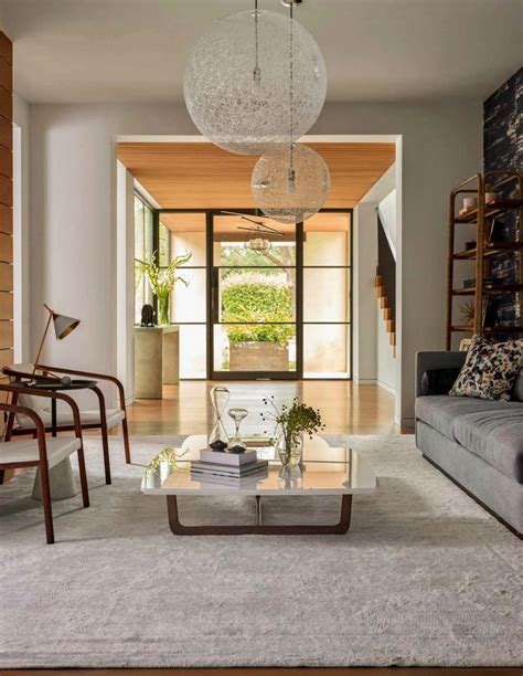 Transitional style manages to take the little bit of this and little bit of that approach that works beautifully. Transitional style home in Texas boasts outstanding ...