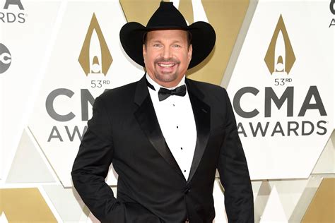 How Did Garth Brooks Acquire His Insane Wealth Heres Brooks Net