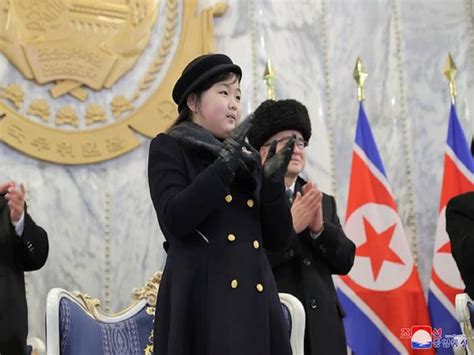 10 साल की बेटी के सामने लाचार हुआ नॉर्थ कोरिया का तानाशाह पहनती है फैशनेबल कपड़े तोड़ती है कई