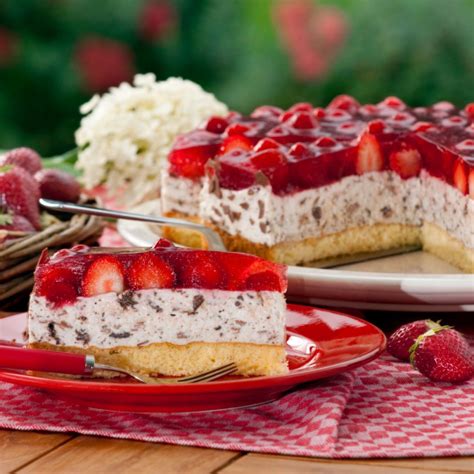 Erdbeertorte Stracciatella Art in 2020