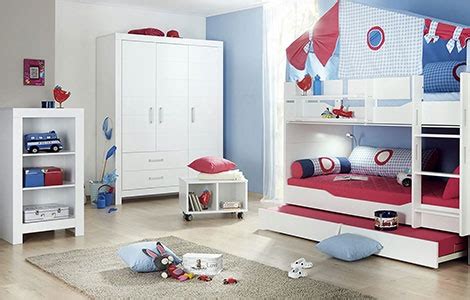 Ein hochbett in diesem look hat ein stabiles seil zum entern der schlafkoje, ein drehbares steuerrad, das selbst in der stürmischsten see auf kurs bleibt und zwei große bettkästen, um die gekaperten. Kinderzimmer 5 jahre