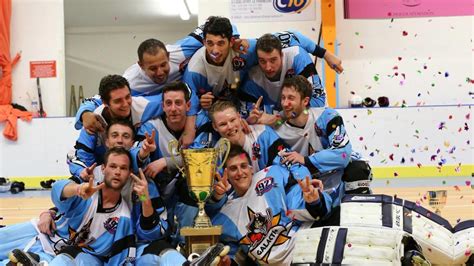 Galactique \ɡa.lak.tik\ masculin et féminin identiques. Un tournoi de roller-hockey sur un air de samba à Vitry-le ...