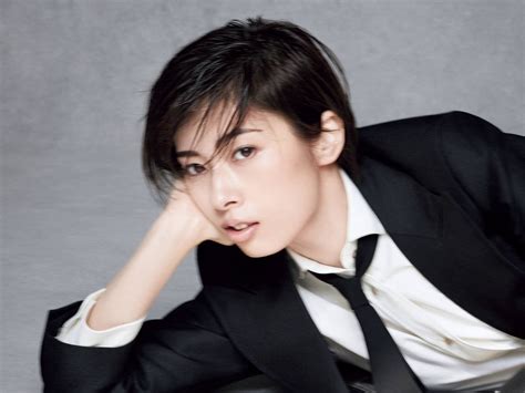 The site owner hides the web page description. 【明日海りお】元宝塚花組男役トップスターがwith5月号に登場 ...