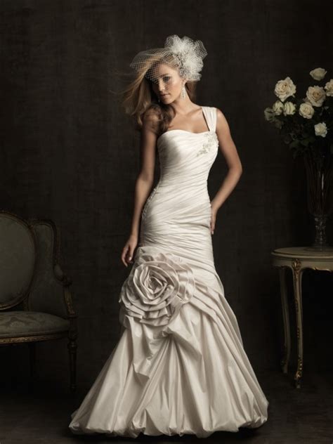 robes de mariage,robes de soirée et décoration: La robe de mariée