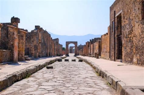 Pompeii Bezoeken Bij Vesuvius Bezienswaardigheden Theater Romeinse