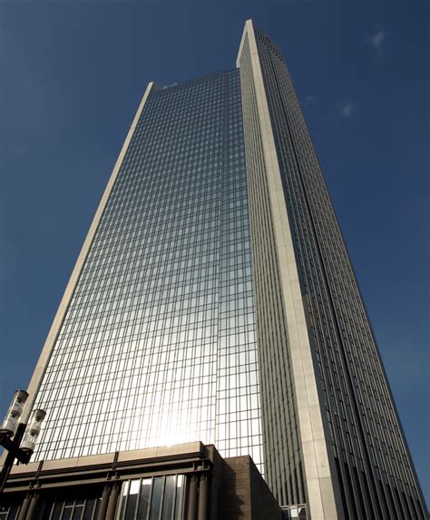 Frankfurt germany tourist information and city guide. Trianon - The Skyscraper Center