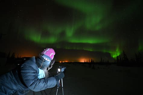 How A Guide Adds To Your Northern Lights Photography Tour