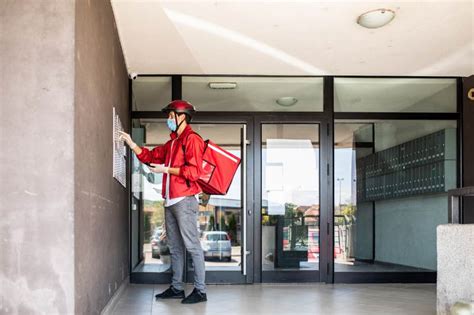 How Apartment Buildings Can Safely Manage Food Delivery