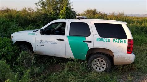 Border Patrol Smugglers Caught Using Fake Agent Vehicle