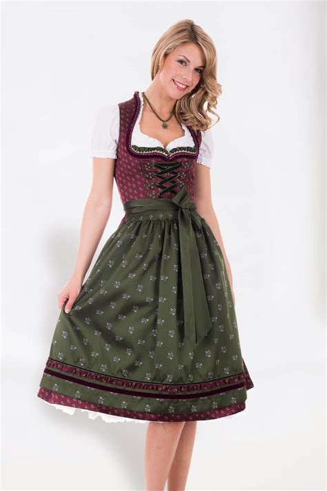 Traditional German Dirndls Oktoberfest Outfits With Images Scandinavian Dress Fashion