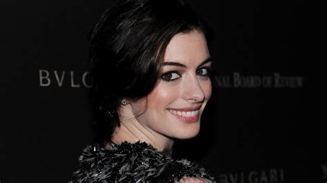 3840x2160 Resolution Anne Hathaway Close Up Wallpapers 4k Wallpaper Wallpapers Den