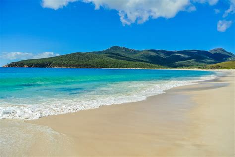 The Best Experiences In Tasmania Spectacular Hikes Beautiful Beaches