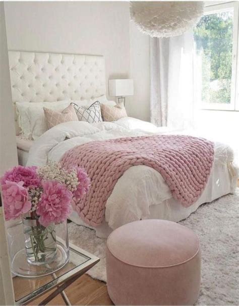 Unique Bedroom Decor Ideas With Pink And Grey Color 18