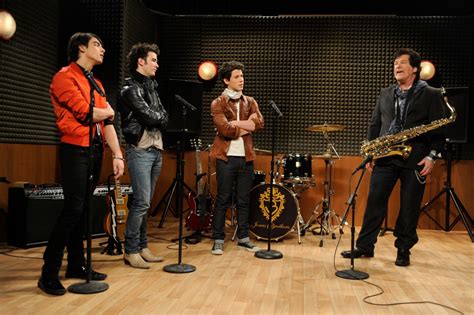 Saturday Night Live Alec Baldwin With The Jonas Brothers Photo Nbc Com