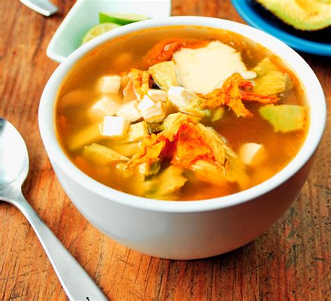 Como Preparar Sopa De Flor De Calabaza Con Chile Cocinadelirante
