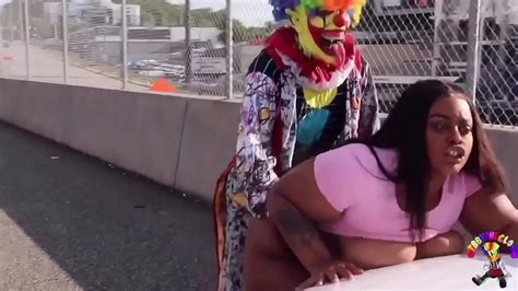 gibby the clown fucks juicy tee on atlanta s most popular highway xvideos