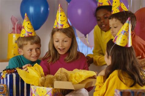 Как организовать конкурсы для детей 11-12 лет на день рождения?