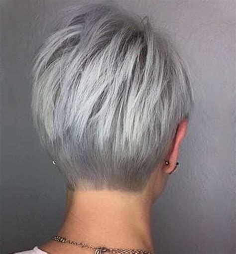 With a busy life, short haircuts for gray hair mean that they need to take less time to style their hair and are able to spend more time on things that matter, like families, careers, and leisure time. Short Hairstyle Grey Hair - 3 | Fashion and Women