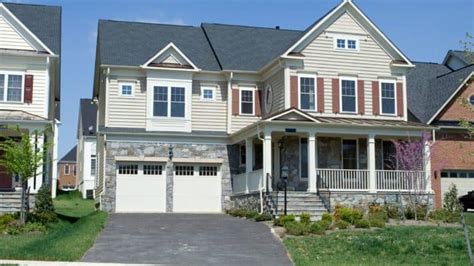 It comes in different shapes and colors, making it customizable. Vinyl Siding Replacement For That New Home Look