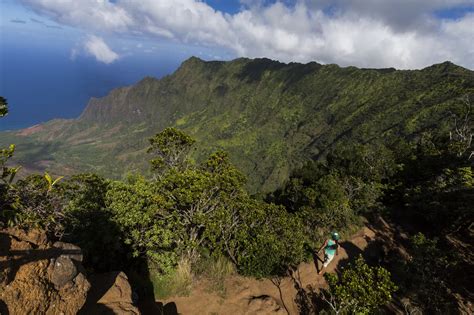 Kauai Hiking Trails A Guide To Hiking On Kauai Go Hawaii