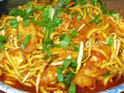 Apa khabar semua, kali ini iluminasi.com ingin berkongsi kepada anda aneka macam resepi untuk mee. inachomel: MEE GORENG BASAH
