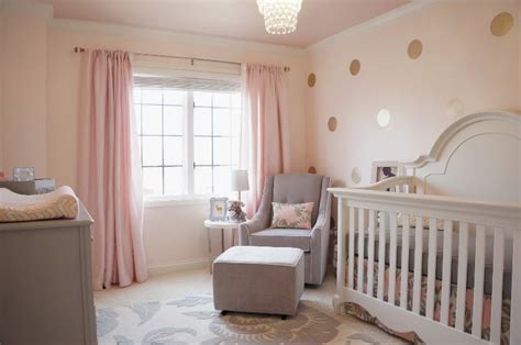 Wie zeigen dir ganz unterschiedliche ideen, wie du ein kinderzimmer für mädchen einrichten kannst. rose gold grau babyzimmer mädchen einrichtung ideen | Baby ...