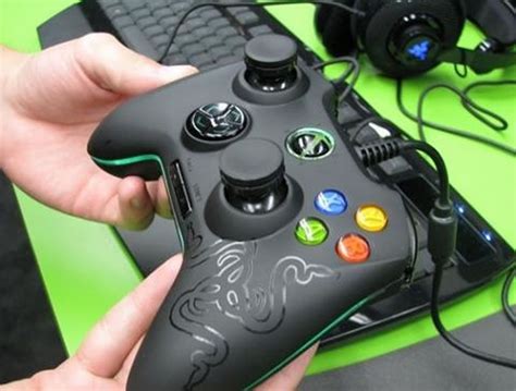 Razer Unveils Its Customizable 150 Usd Controller For Xbox One