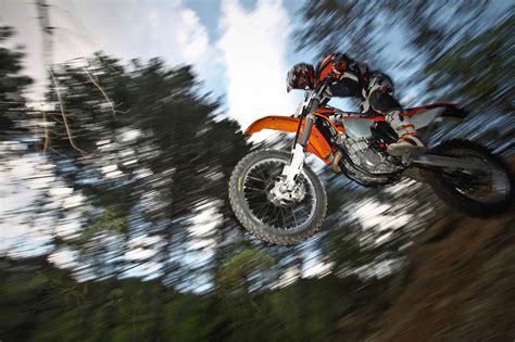 Builds up plenty of traction at the bottom of the rev range and pushes hard at the top. Мотоцикл KTM 250 XCF-W 2013 Фото, Характеристики, Обзор ...