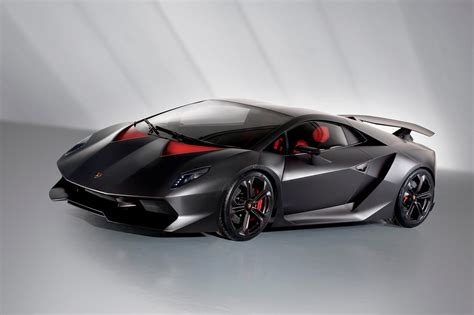 Here S How Lamborghini Made Carbon Fiber Work For Supercars Carbuzz