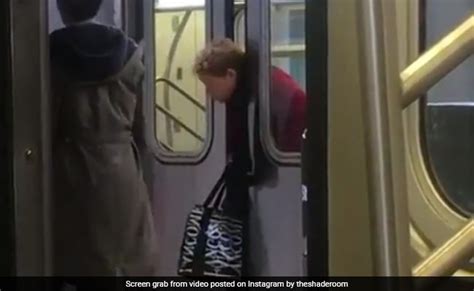 Video Nobody Stops To Help Woman With Head Stuck In New York Subway Doors
