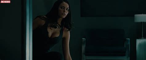 Naked Genesis Rodriguez In Man On A Ledge