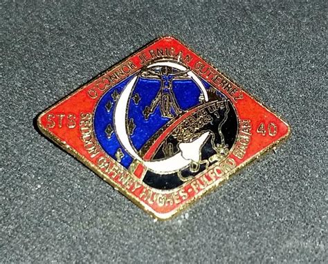 Nasa Sts 40 Spacelab Life Sciences 1 Vintage Collectible Lapel Hat Pin