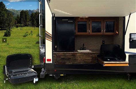 10 Amazing Rvs With Outdoor Kitchens And Entertainment Outdoor Kitchen