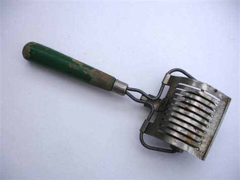 1950s Vintage Herb Cutter Vintage Pasta Cutter Vintage Kitchenalia