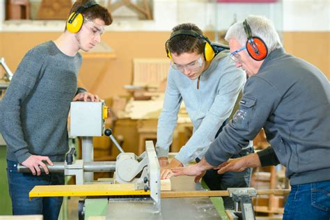 The completion of this apprenticeship will enable individuals to become highly competent professionals for the industry whilst specialising in a particular area. Apprenticeship Programmes - Is It Worth Hiring An ...