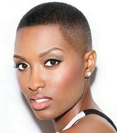 Voir plus d'idées sur le thème cheveux, coupe courte cheveux fins, coupe de cheveux. Coupe courte femme afro - afrodelicious salon nappy