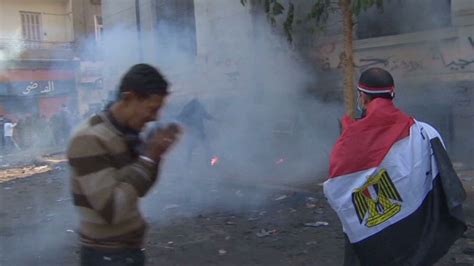 Protesters Brave Tear Gas In Cairo Cnn