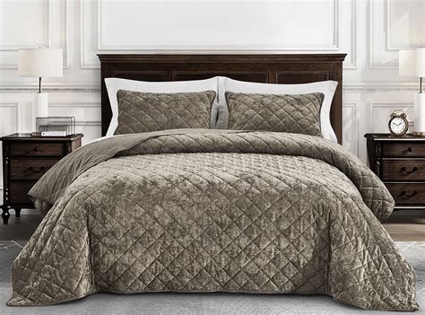 Chezmoi Collection Lux Taupe Velvet Quilt Queen Set, 3-Piece Geometric