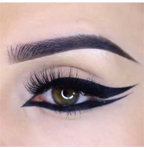 Graphic Double Winged Eyeliner Style More Double Winged Eyeliner Cat