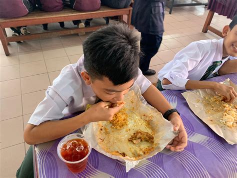 Trying New Foods In Malaysia Reach The World