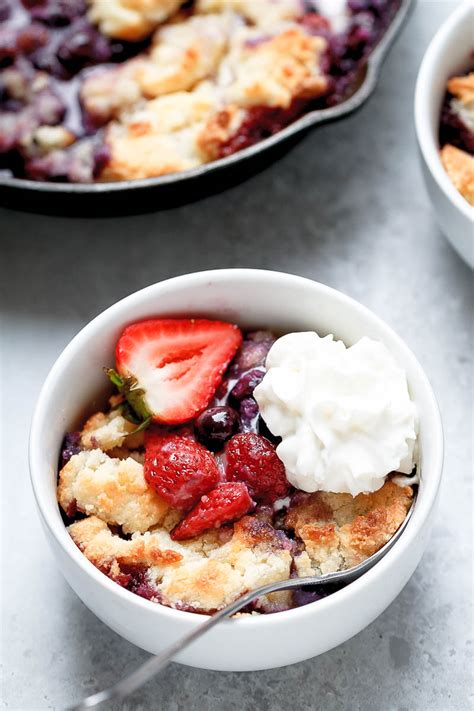Place the stack on the filling. Berry Cobbler Recipe {Low-Carb, Keto} — Eatwell101