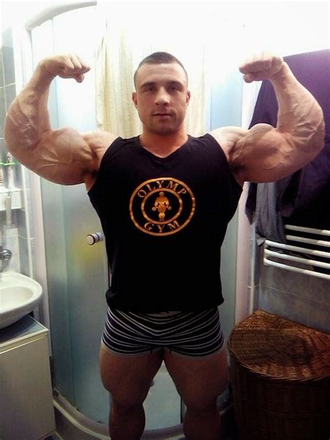Muscle Addicts Inc Bodybuilders Posing At Home Part 10