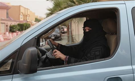 Perempuan Saudi Boleh Mengemudi Warta Pilihan